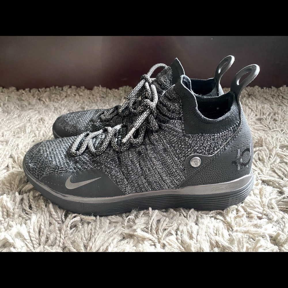 Men’s Black KD 11 Sneakers